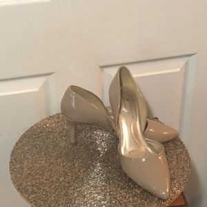 Woman’s Pumps Sizr 10 fit more like a 9.5